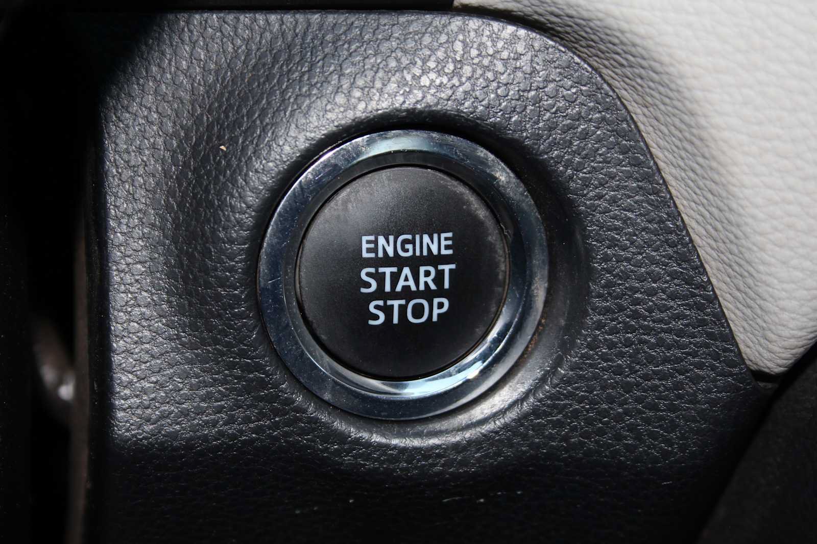 Used 2021 Toyota RAV4 XLE Premium FWD image 41