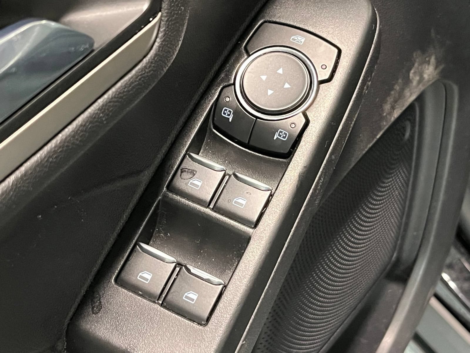 Used 2022 Ford Escape SEL w/ Technology Package FWD image 34