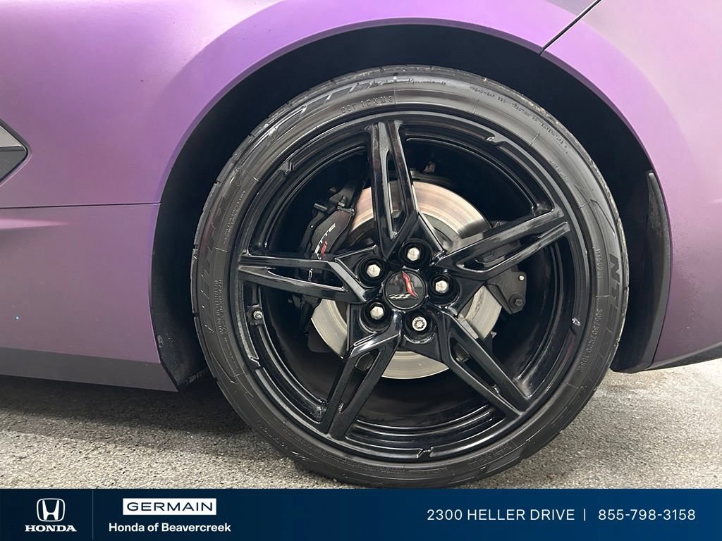 Used 2021 Chevrolet Corvette Stingray Coupe w/ Z51 Performance Package RWD image 14