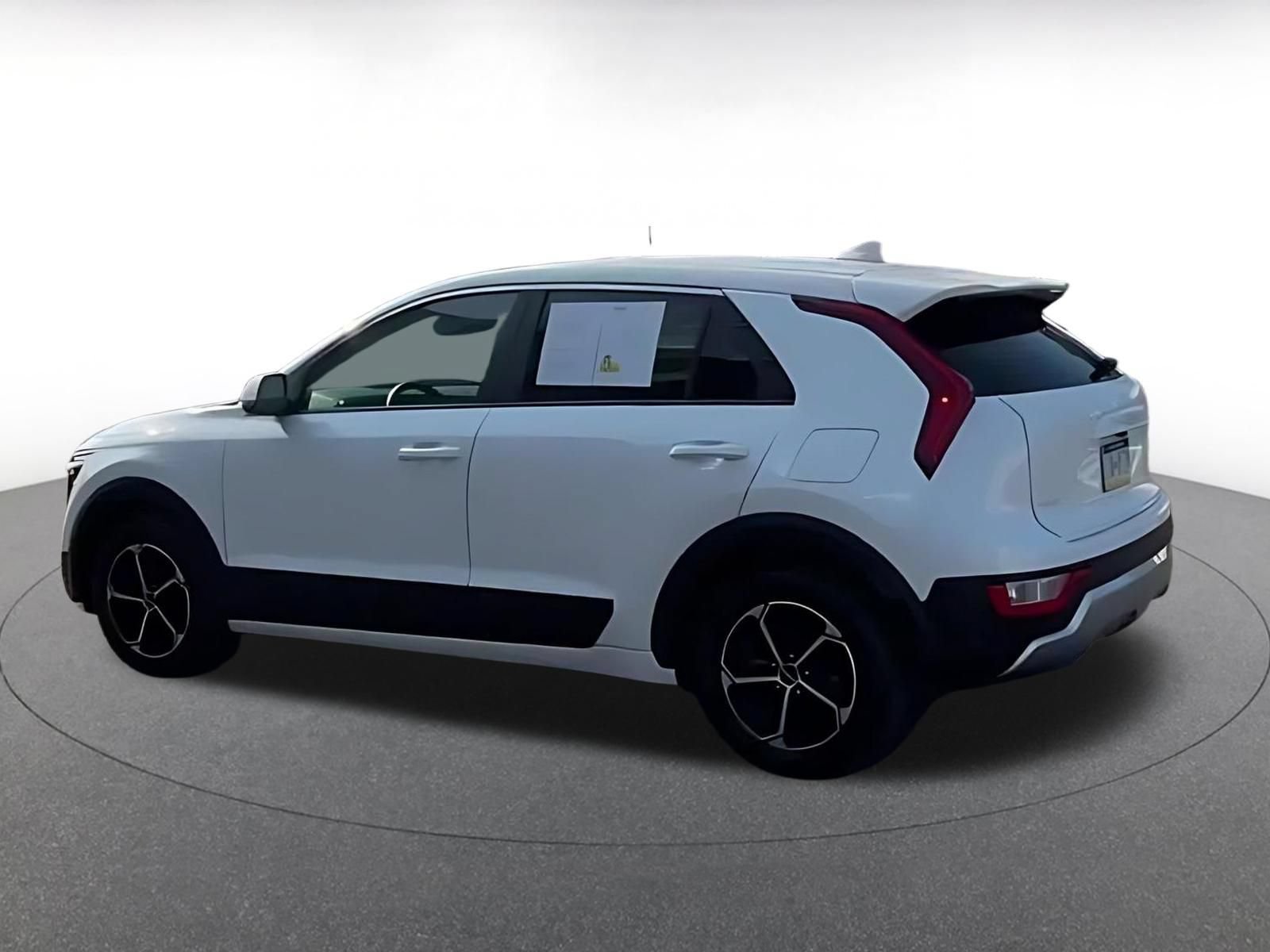 Used 2026 Kia Niro LX FWD image 10