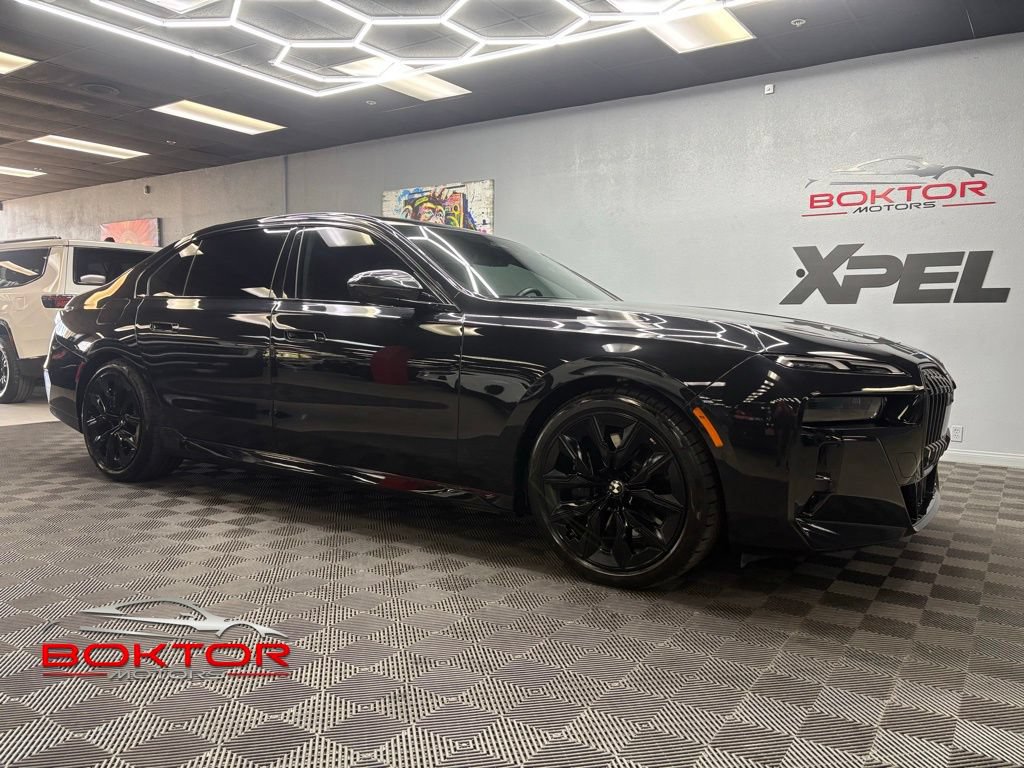 Used 2025 BMW 740i w/ Premium Package RWD image 1