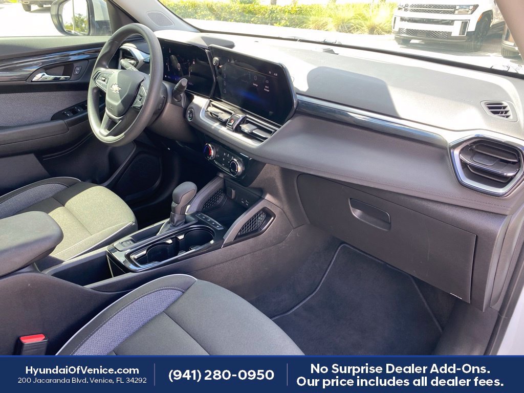Used 2024 Chevrolet TrailBlazer LT w/ Driver Confidence Package FWD image 14
