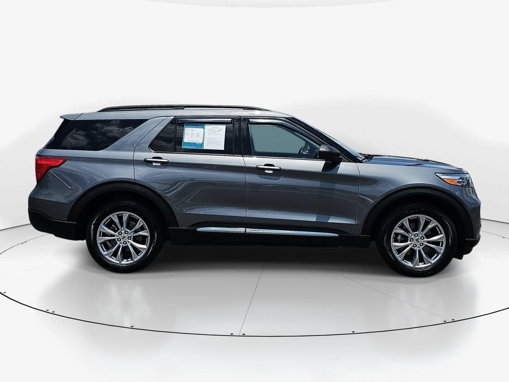 Used 2021 Ford Explorer XLT w/ Equipment Group 202A AWD/4WD image 5