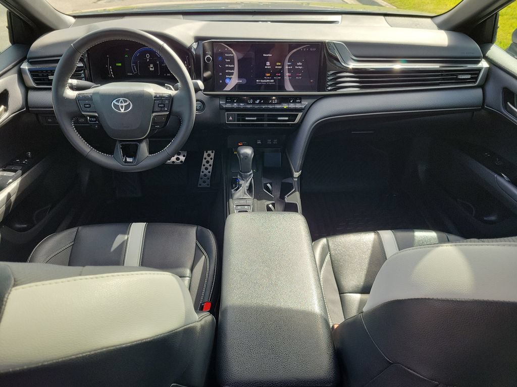Used 2025 Toyota Camry LE FWD image 15