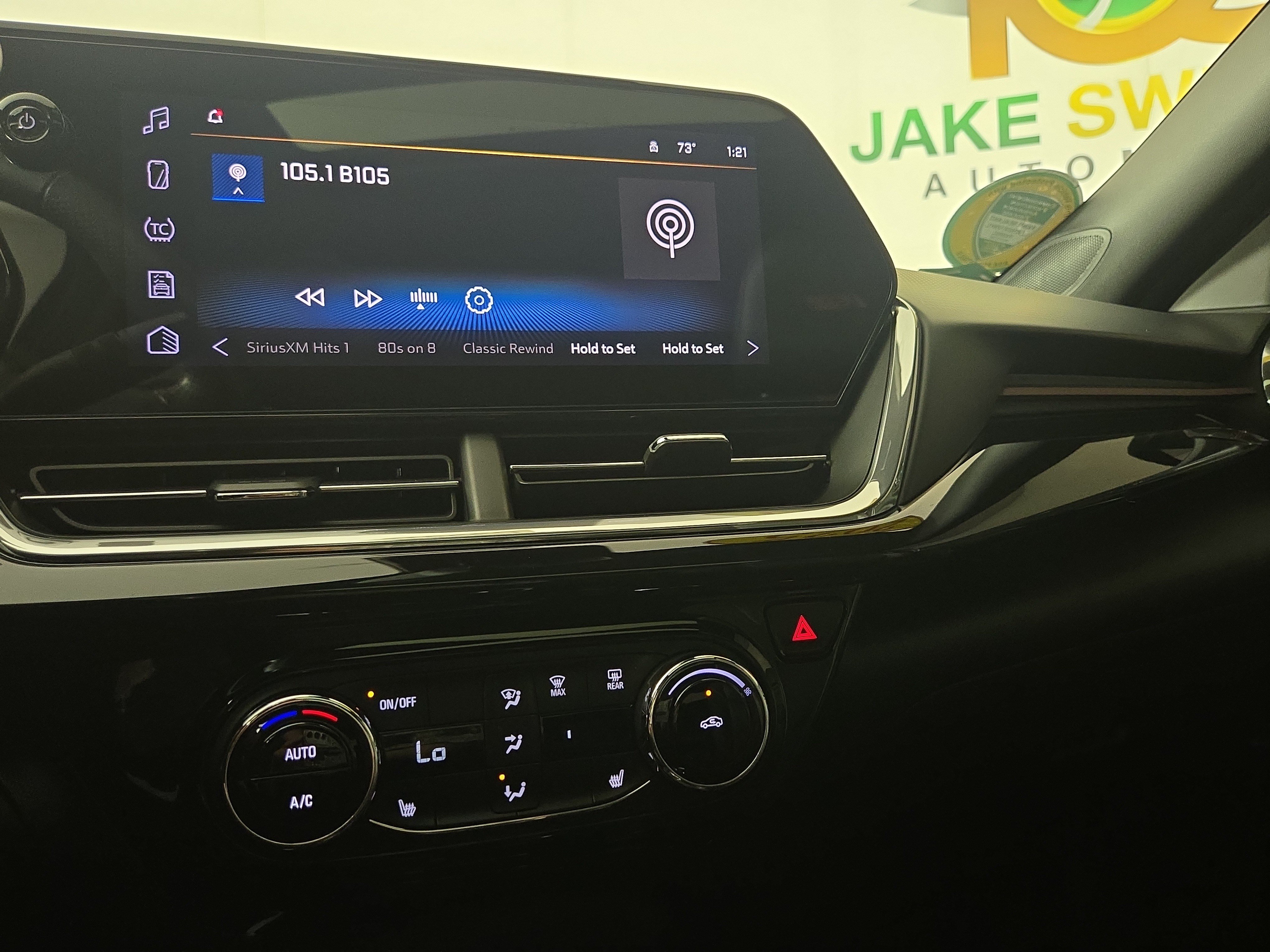 Used 2025 Chevrolet Trax RS w/ Sunroof Package FWD image 23