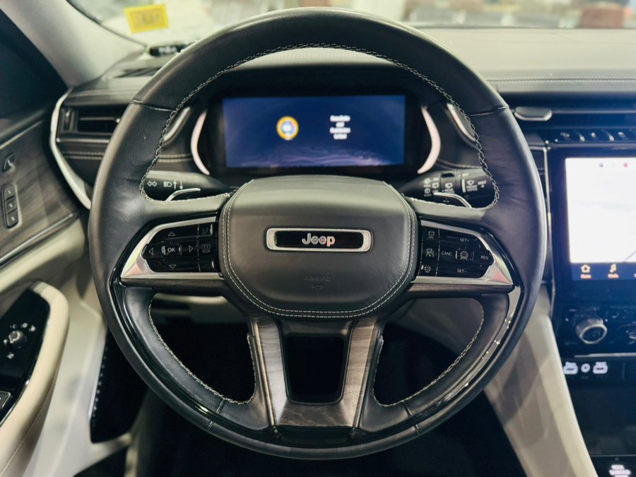 Used 2022 Jeep Grand Cherokee Overland w/ Adv Protech Group III image 26