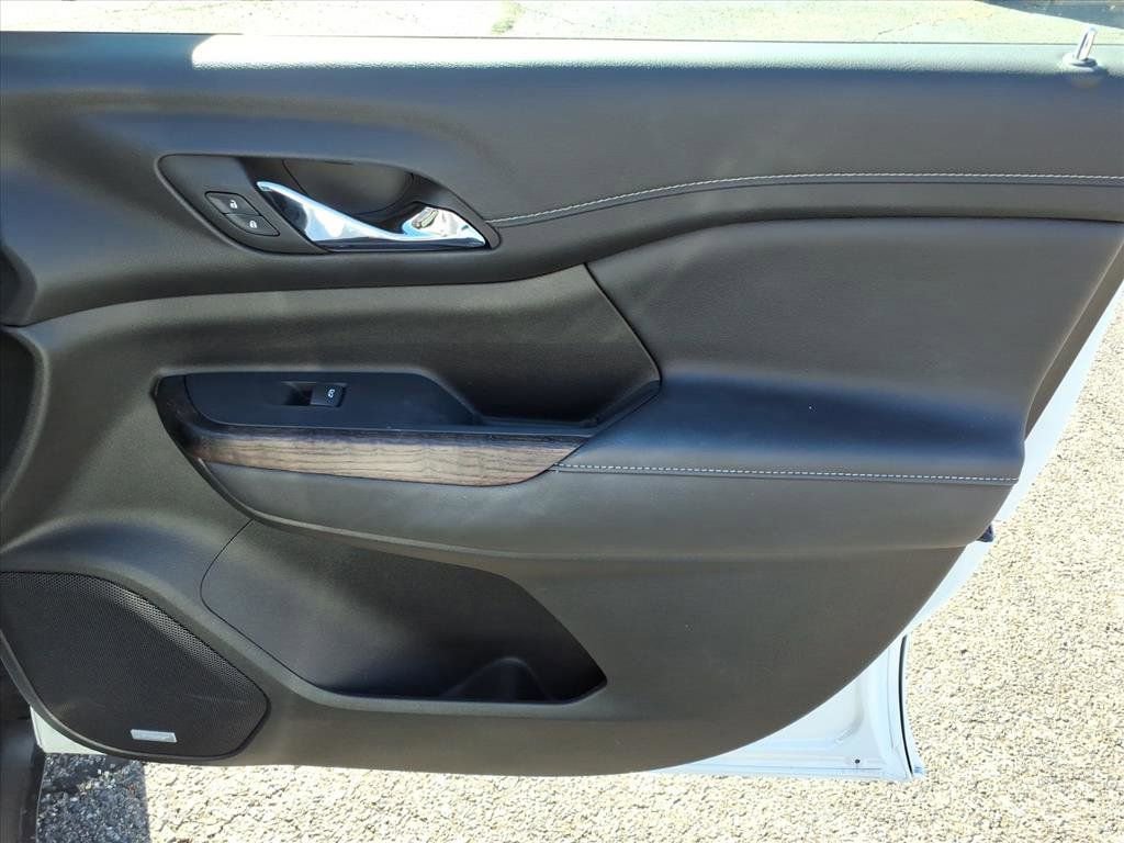 Used 2023 GMC Acadia Denali w/ Denali Technology Package image 14