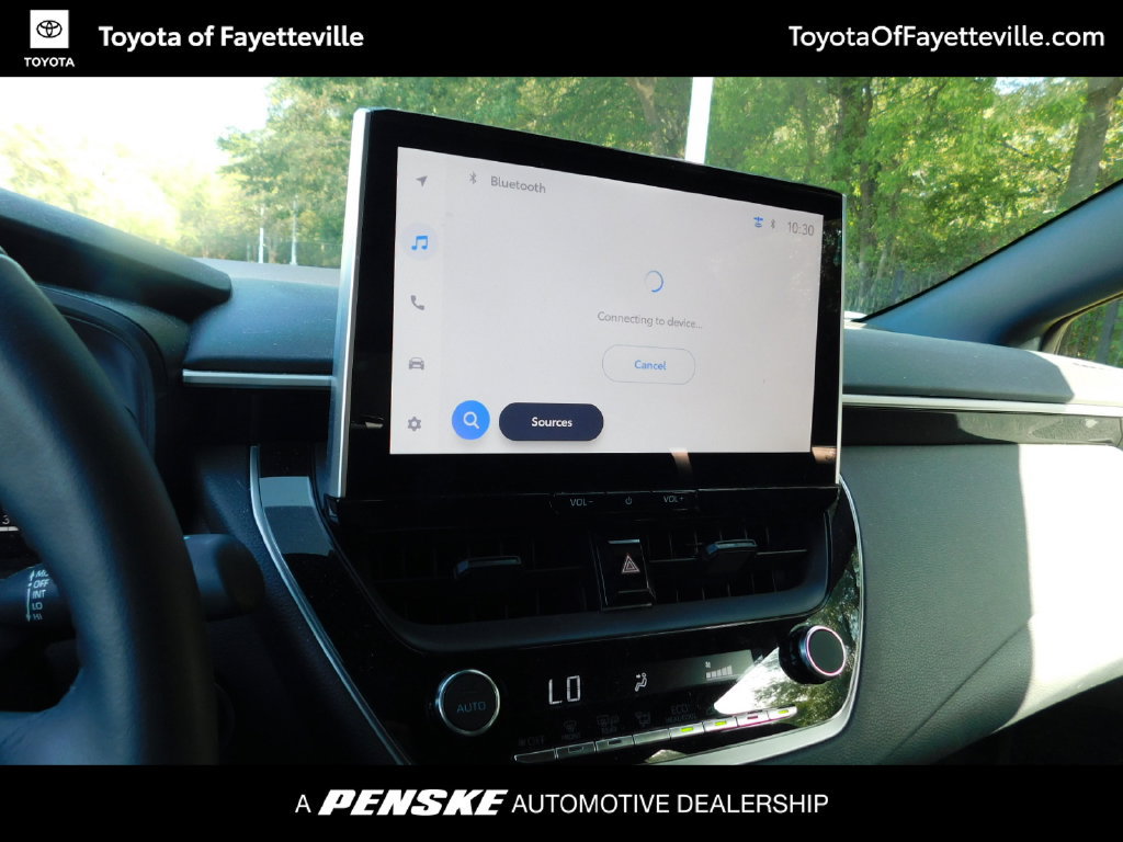 Used 2026 Toyota Corolla SE w/ SE Package FWD image 9