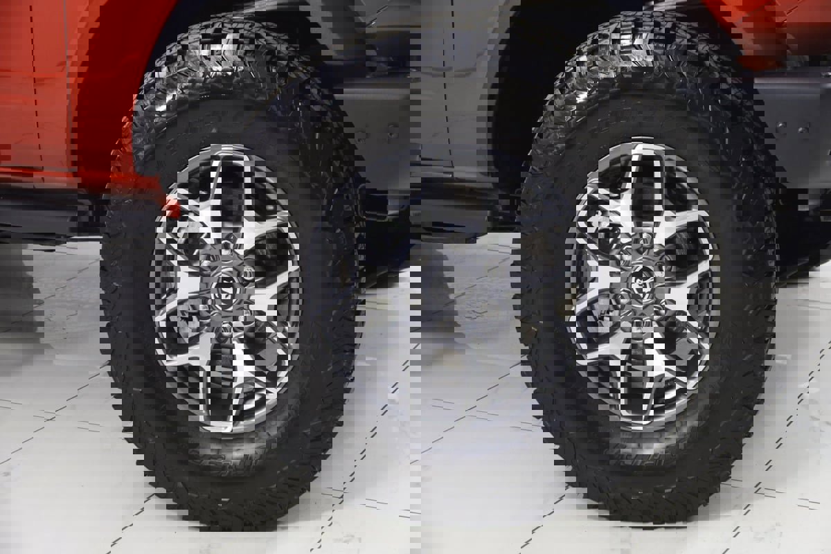 Used 2024 Ford Bronco Badlands image 16