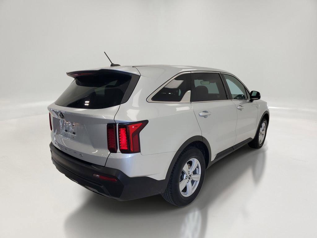 Used 2021 Kia Sorento LX FWD image 4