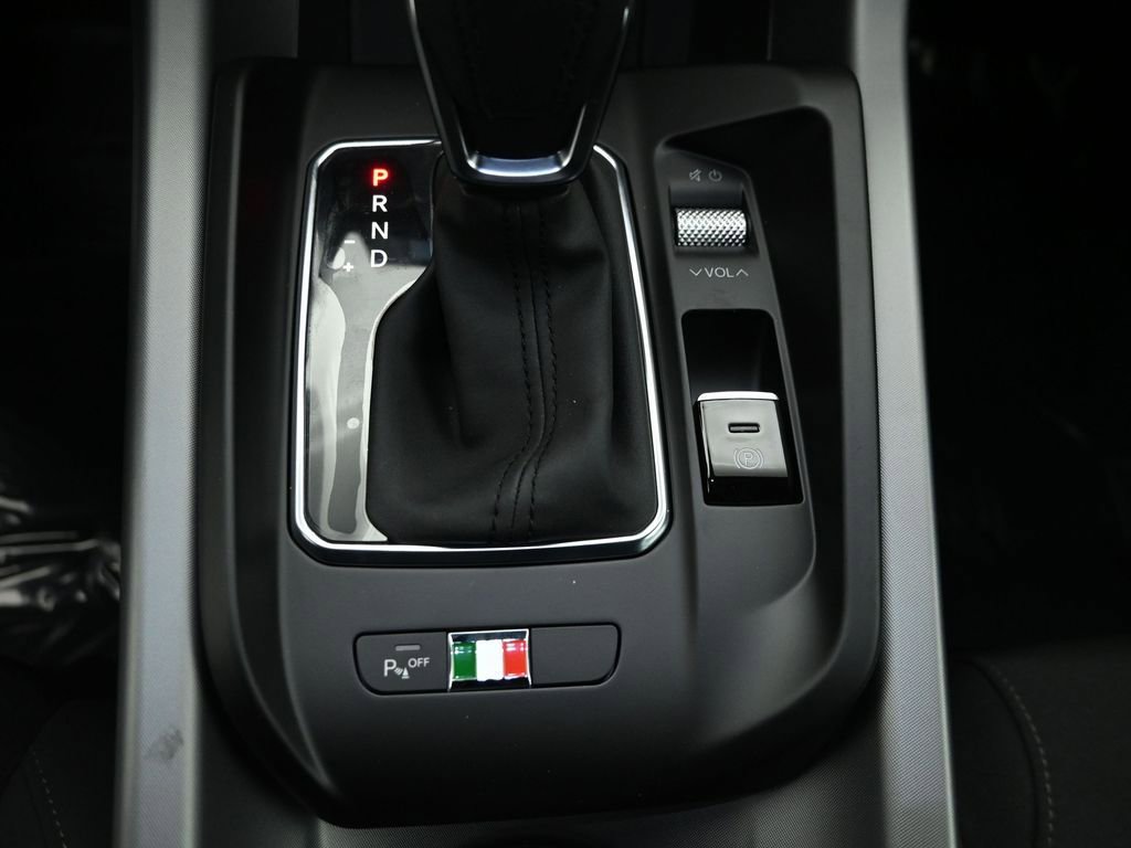 New 2026 Alfa Romeo Tonale w/ Active Assist Package AWD/4WD image 19