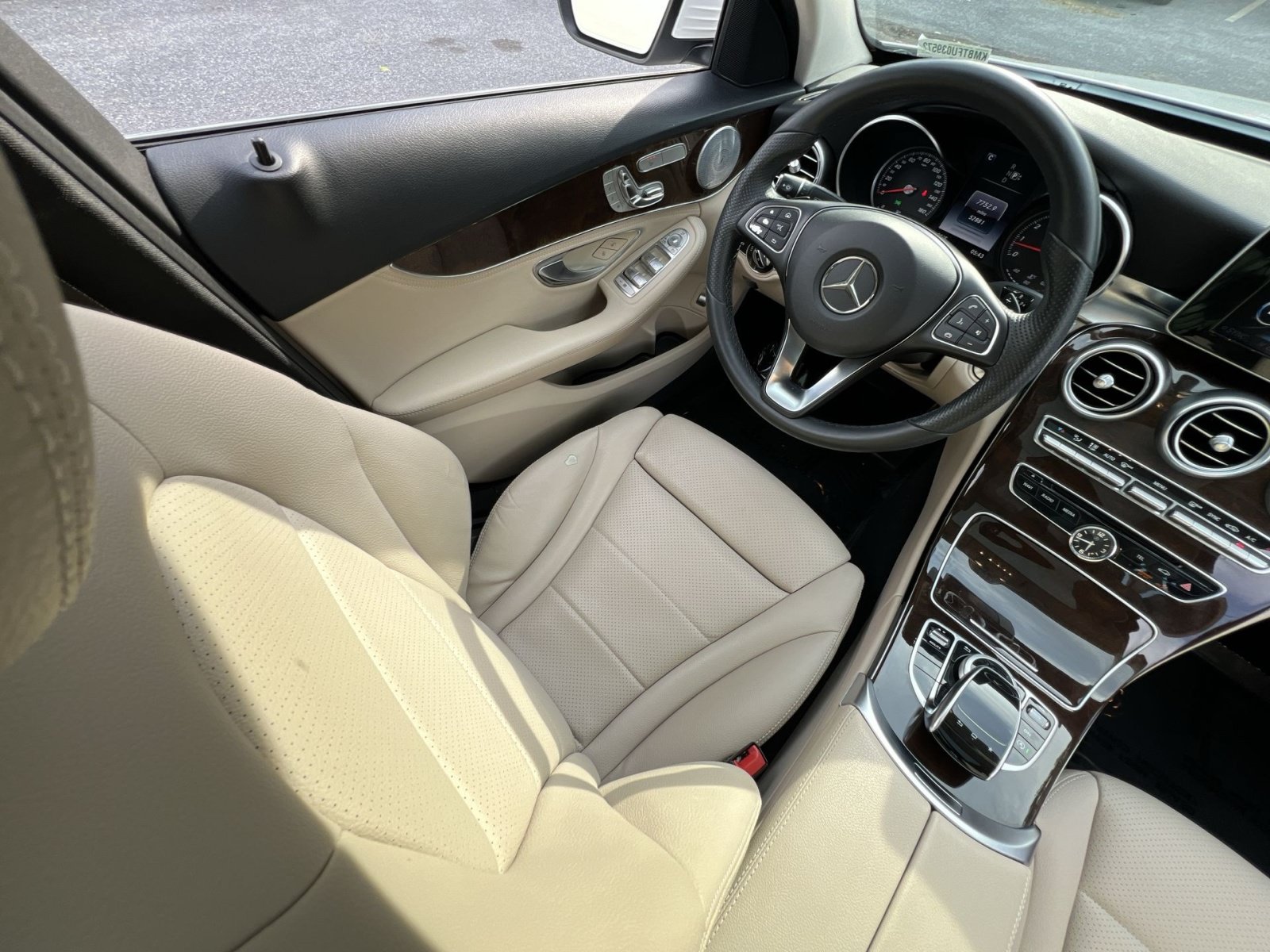 Used 2015 Mercedes-Benz C 300 4MATIC Sedan image 16