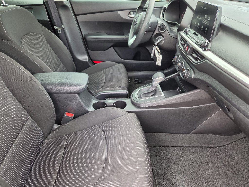 Used 2020 Kia Forte LXS FWD image 23