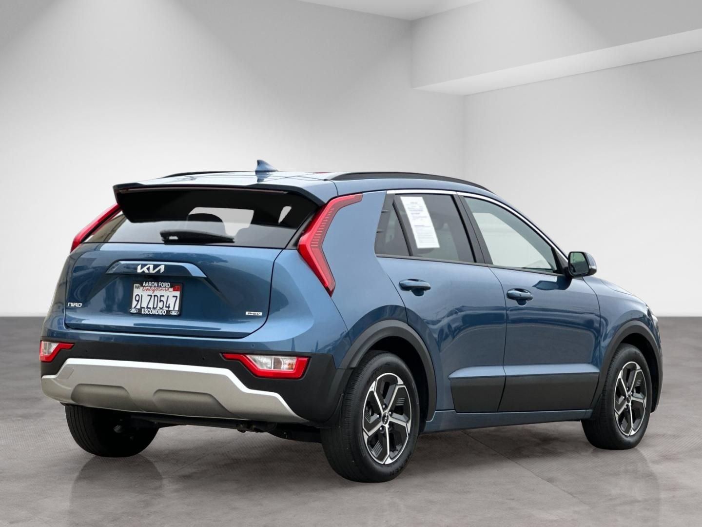 Used 2024 Kia Niro EX FWD image 6