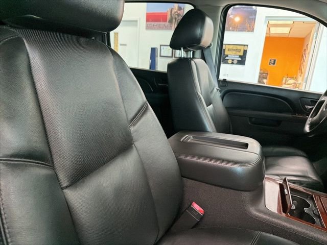 Used 2011 Chevrolet Avalanche LTZ image 30