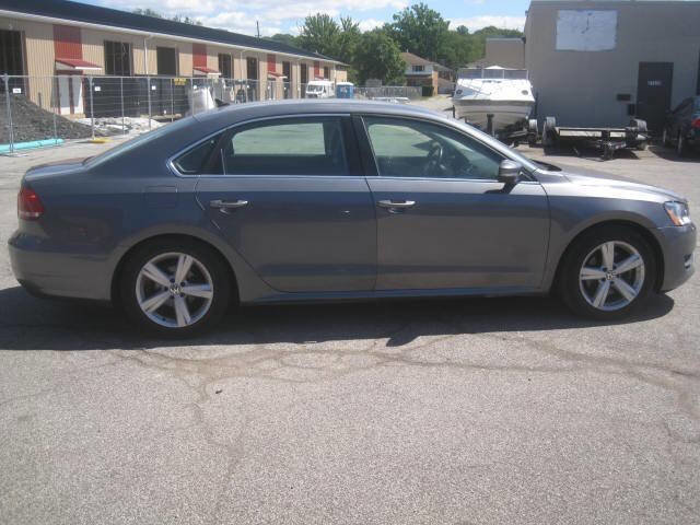 Used 2015 Volkswagen Passat 1.8T SE image 4