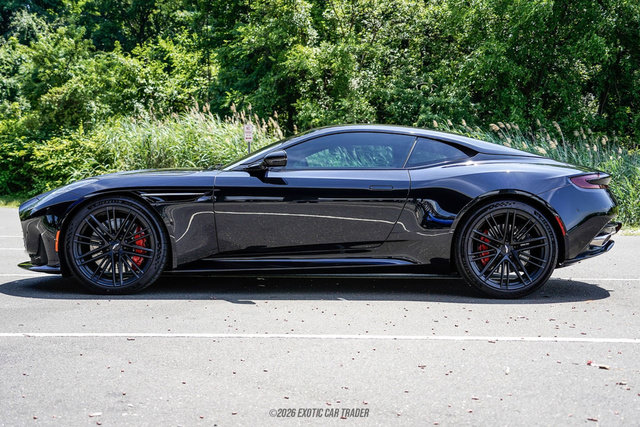 Used 2024 Aston Martin DB12 Coupe RWD image 3