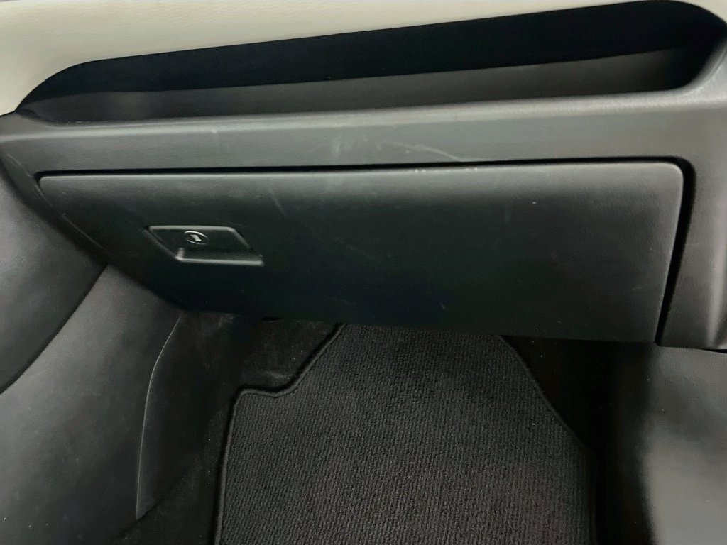 Used 2022 Toyota RAV4 XLE Premium FWD image 31