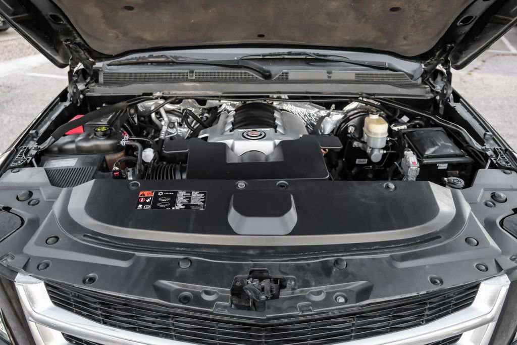 Used 2015 Cadillac Escalade Luxury image 54