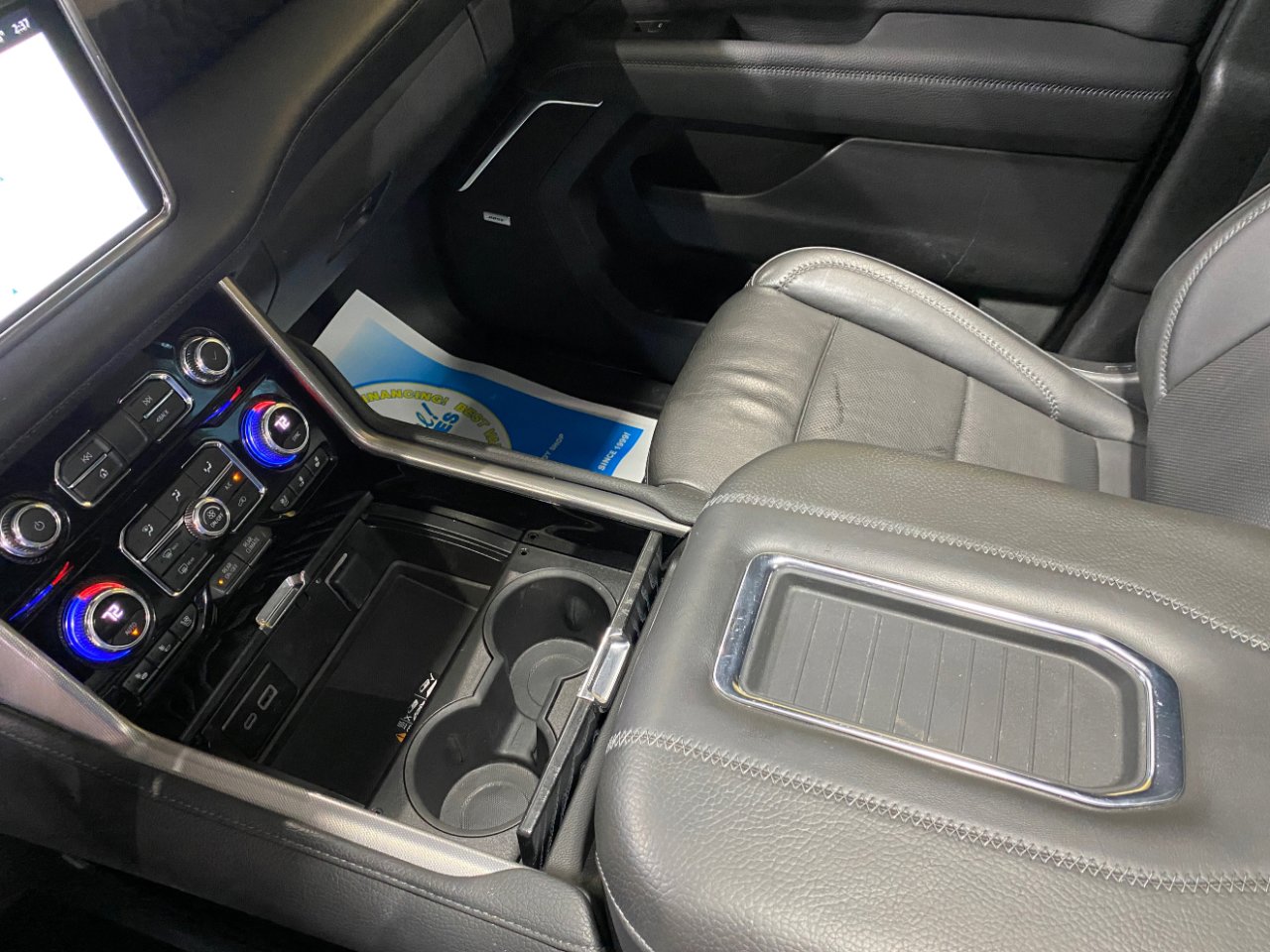 Used 2022 GMC Yukon XL Denali image 21