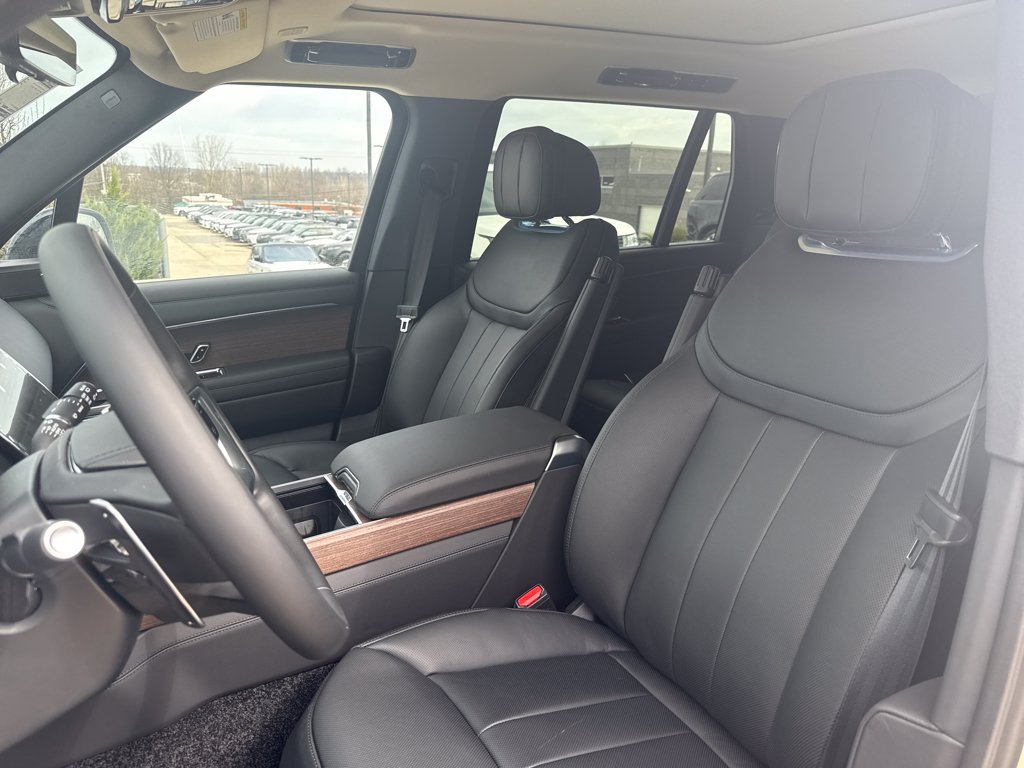 New 2026 Land Rover Range Rover Long Wheelbase SE AWD/4WD image 11