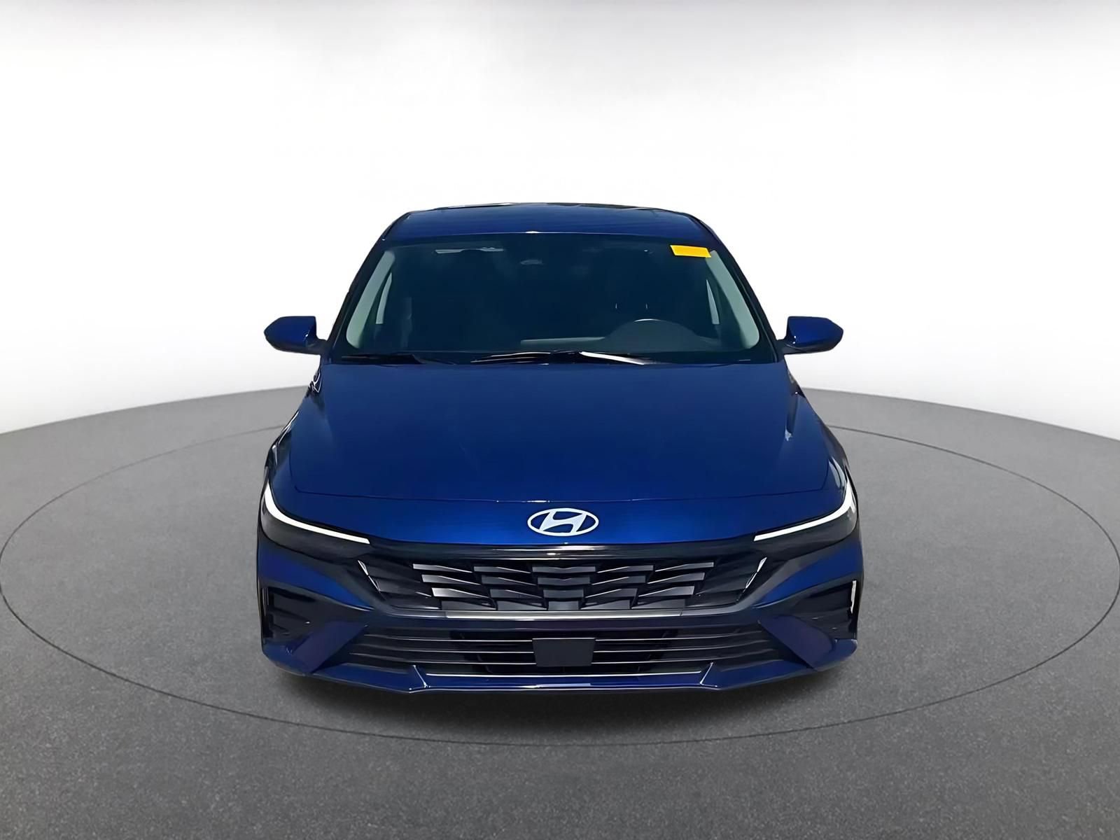 Used 2025 Hyundai Elantra SEL FWD image 4