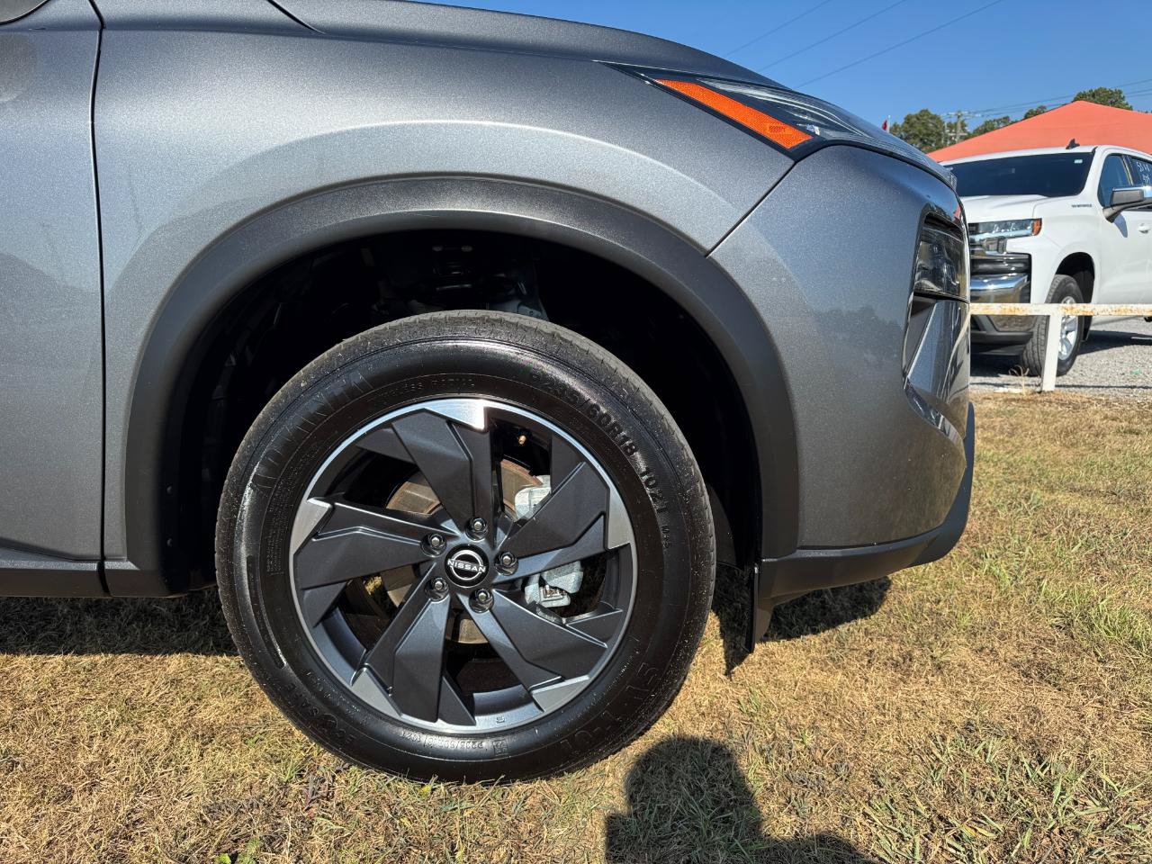 Used 2025 Nissan Rogue SV AWD/4WD image 7