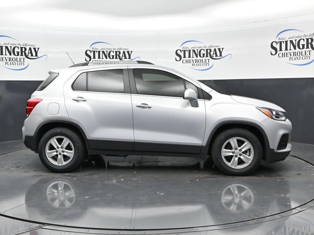 Used 2020 Chevrolet Trax LT w/ Driver Confidence Package FWD image 8