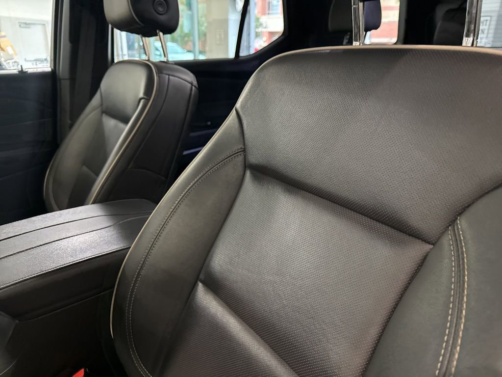 Used 2023 Chevrolet Traverse Premier image 8