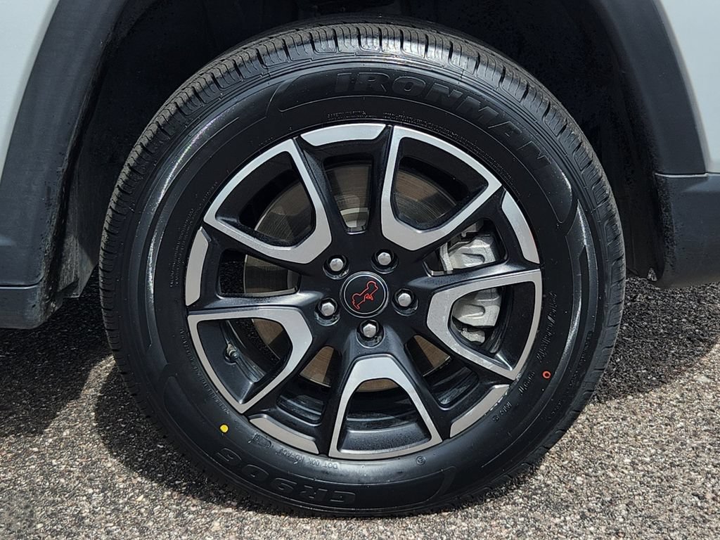 Used 2025 Jeep Compass Trailhawk AWD/4WD image 30