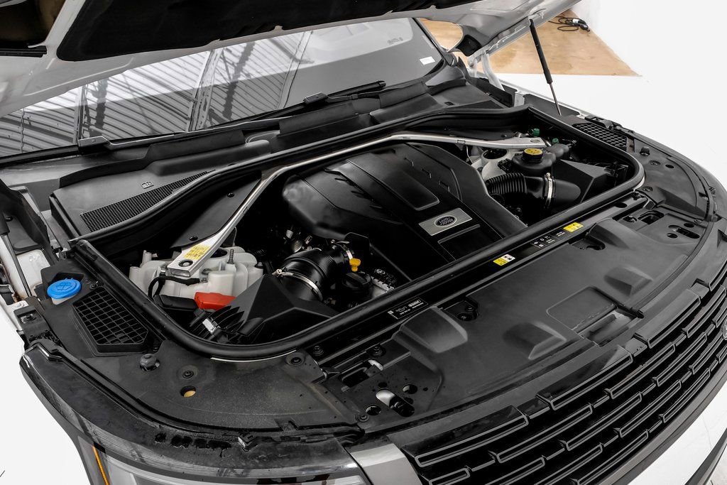 Used 2022 Land Rover Range Rover Long Wheelbase SE image 44