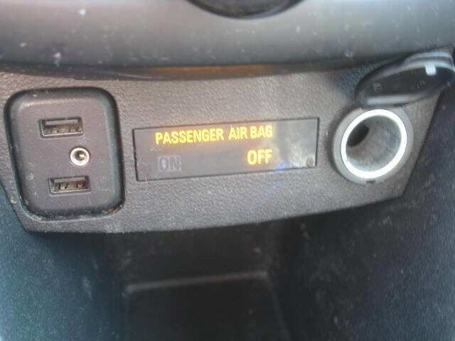 Used 2018 Chevrolet Trax LT w/ LT Convenience Package image 23