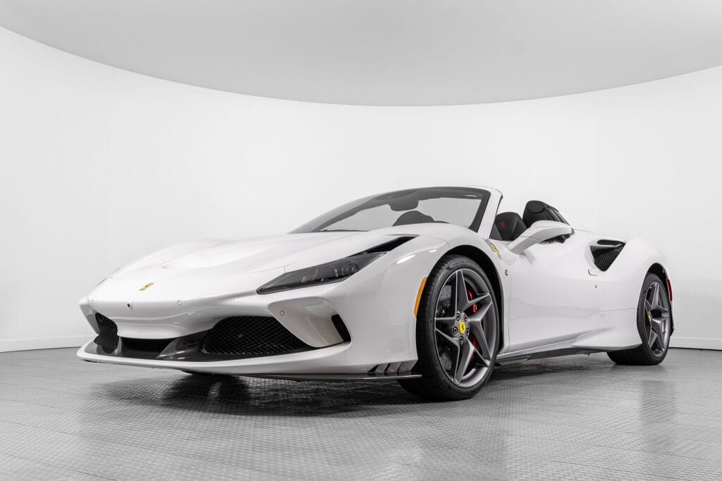Used 2022 Ferrari F8 Tributo RWD image 17