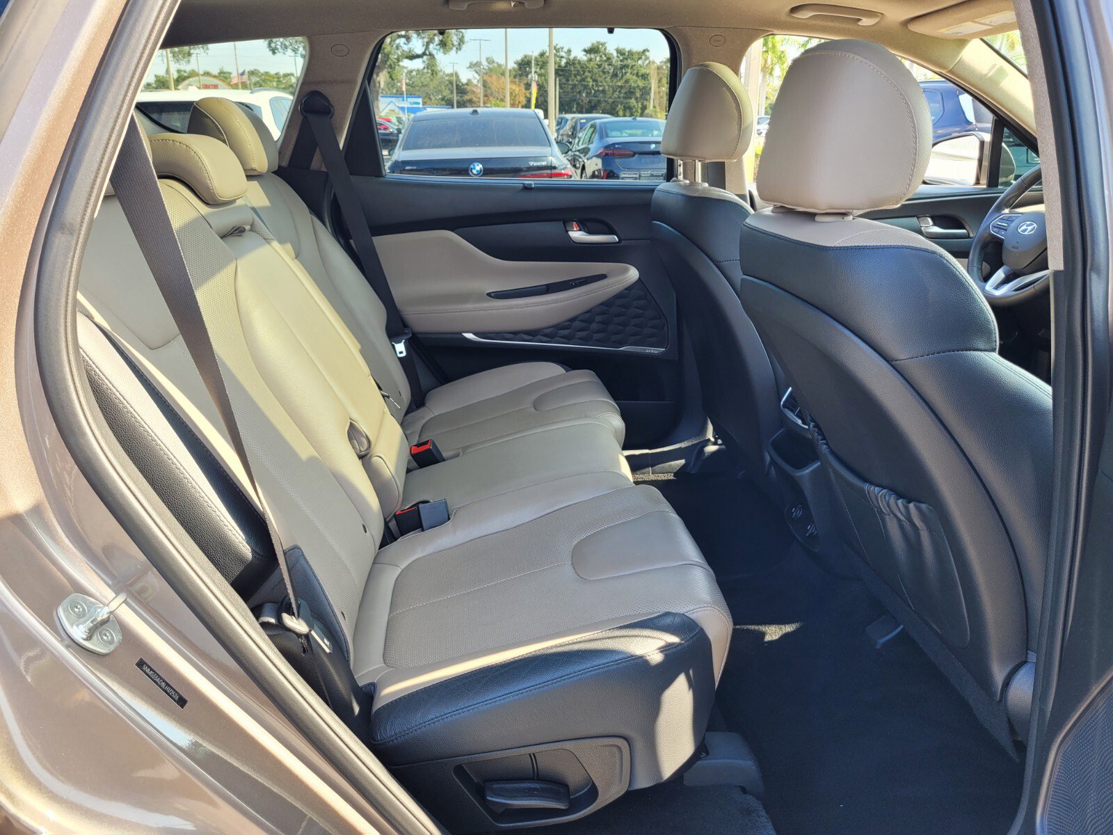 Used 2020 Hyundai Santa Fe SEL w/ Convenience + Premium Package image 16