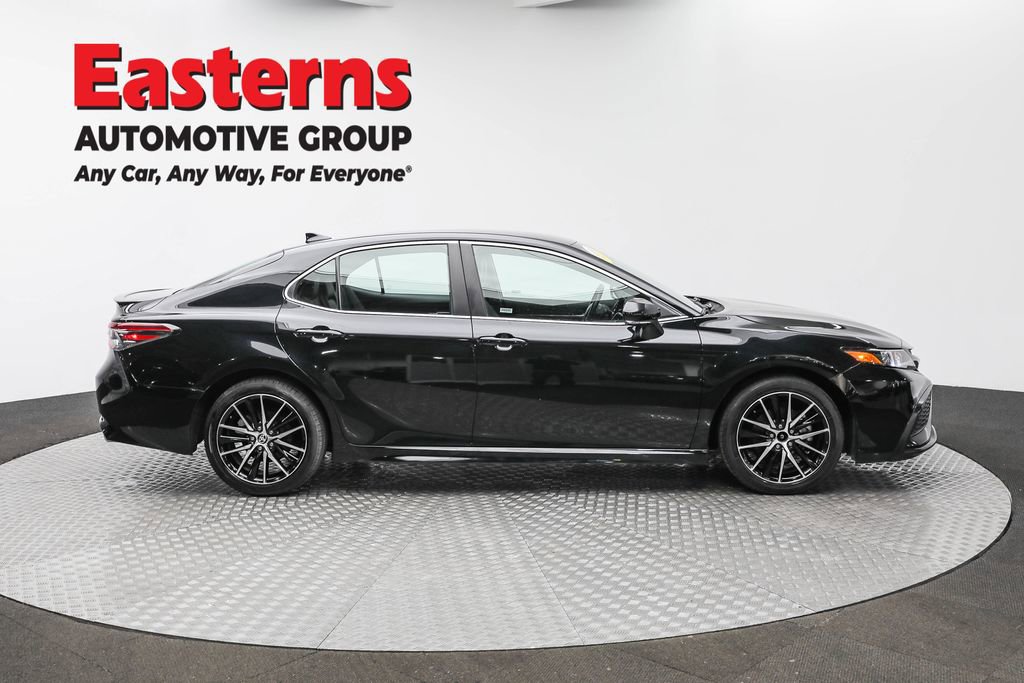 Used 2024 Toyota Camry SE image 7