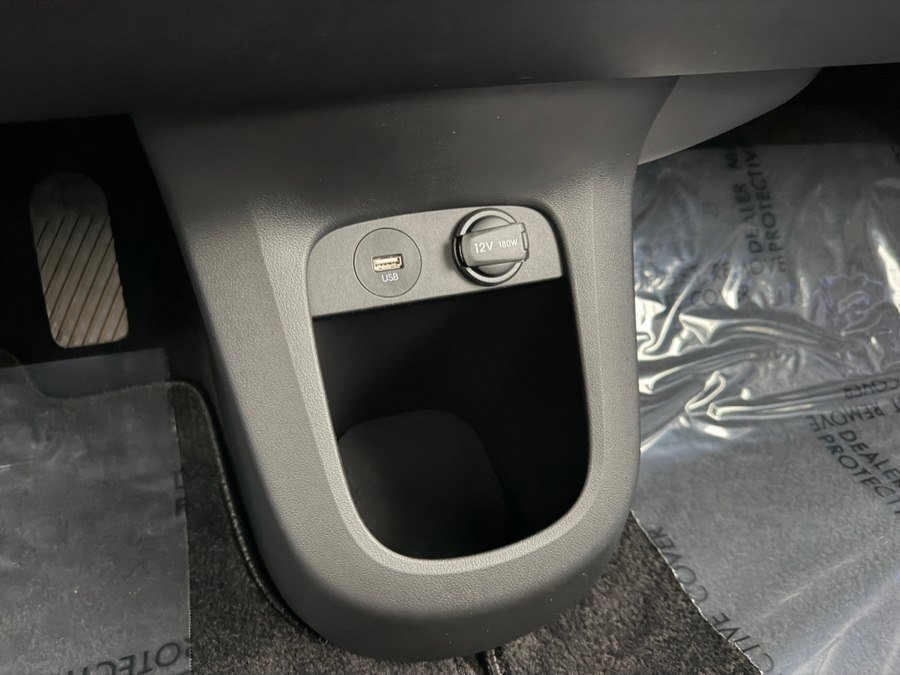 Used 2024 Hyundai Ioniq 5 Limited image 32