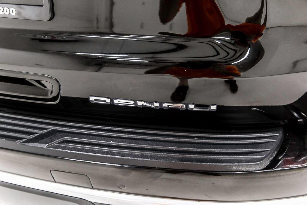 Used 2021 GMC Yukon Denali AWD/4WD image 7