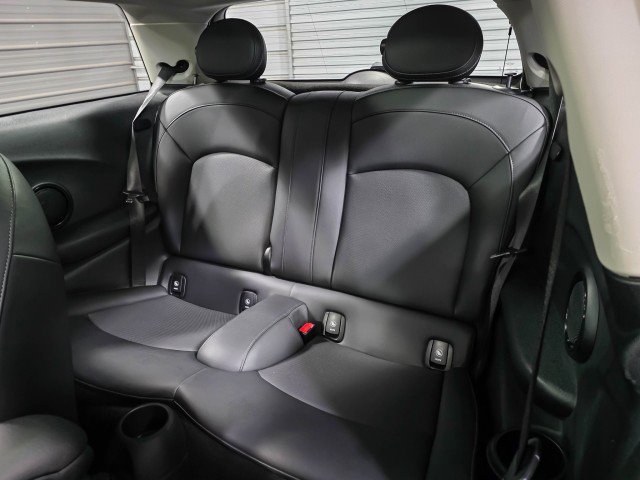 Used 2023 MINI Cooper 2-Door Hardtop image 15