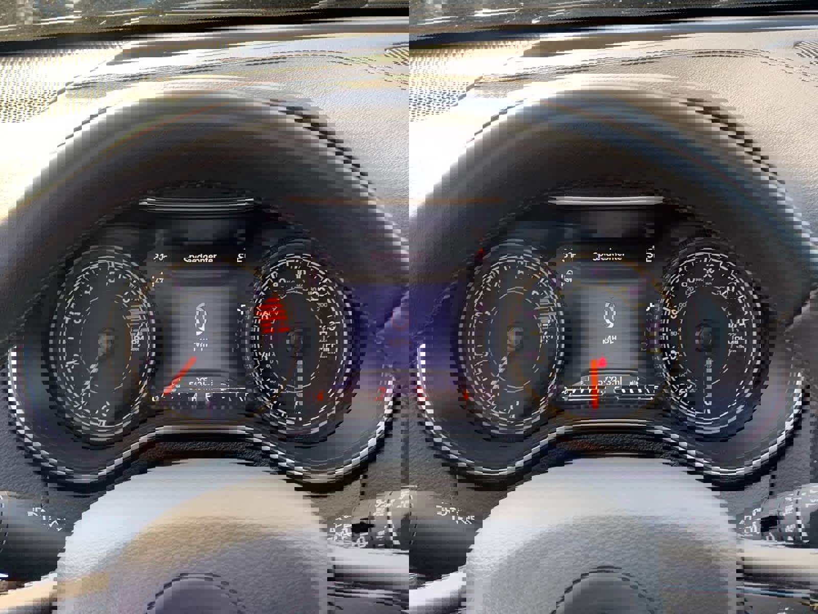 Used 2023 Jeep Cherokee Altitude Lux image 17