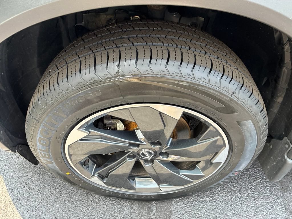 Certified 2024 Nissan Rogue SV w/ SV Premium Package AWD/4WD image 12