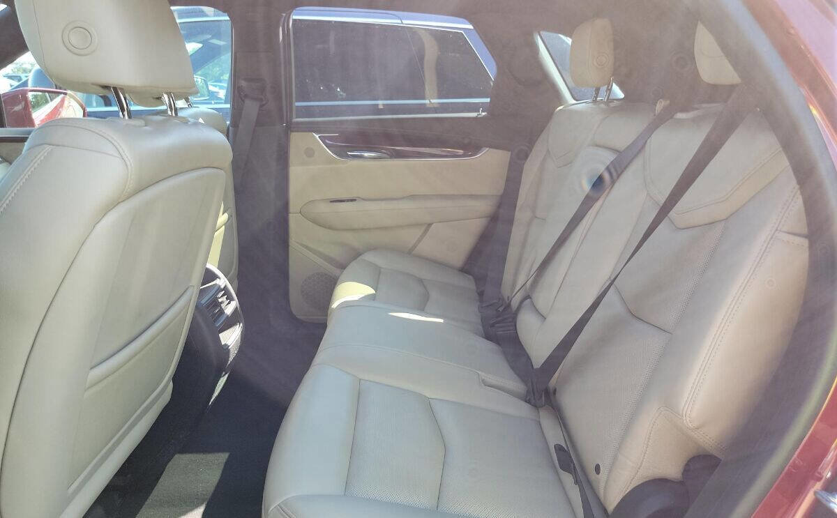 Used 2017 Cadillac XT5 Premium Luxury image 14