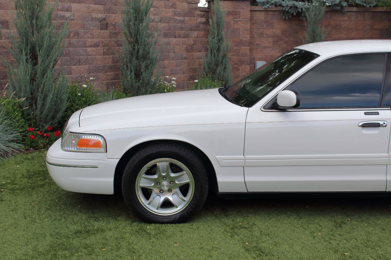 Used 1999 Ford Crown Victoria LX RWD image 34