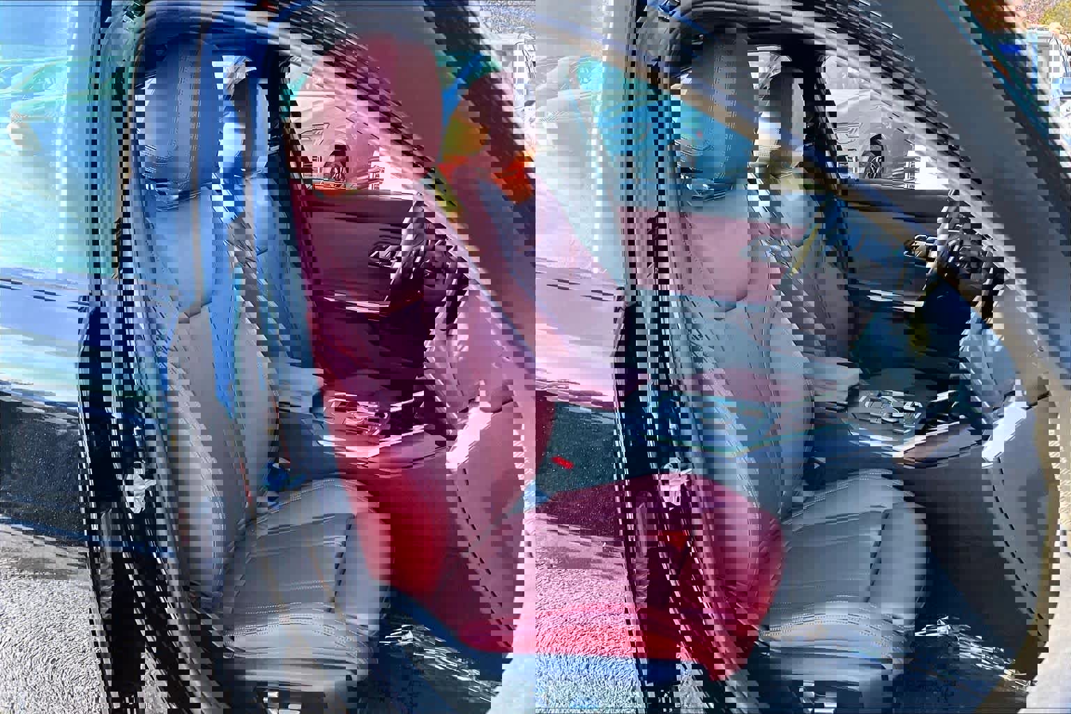 Used 2023 BMW 330i xDrive 330i xDrive w/ Driving Assistance Package image 8