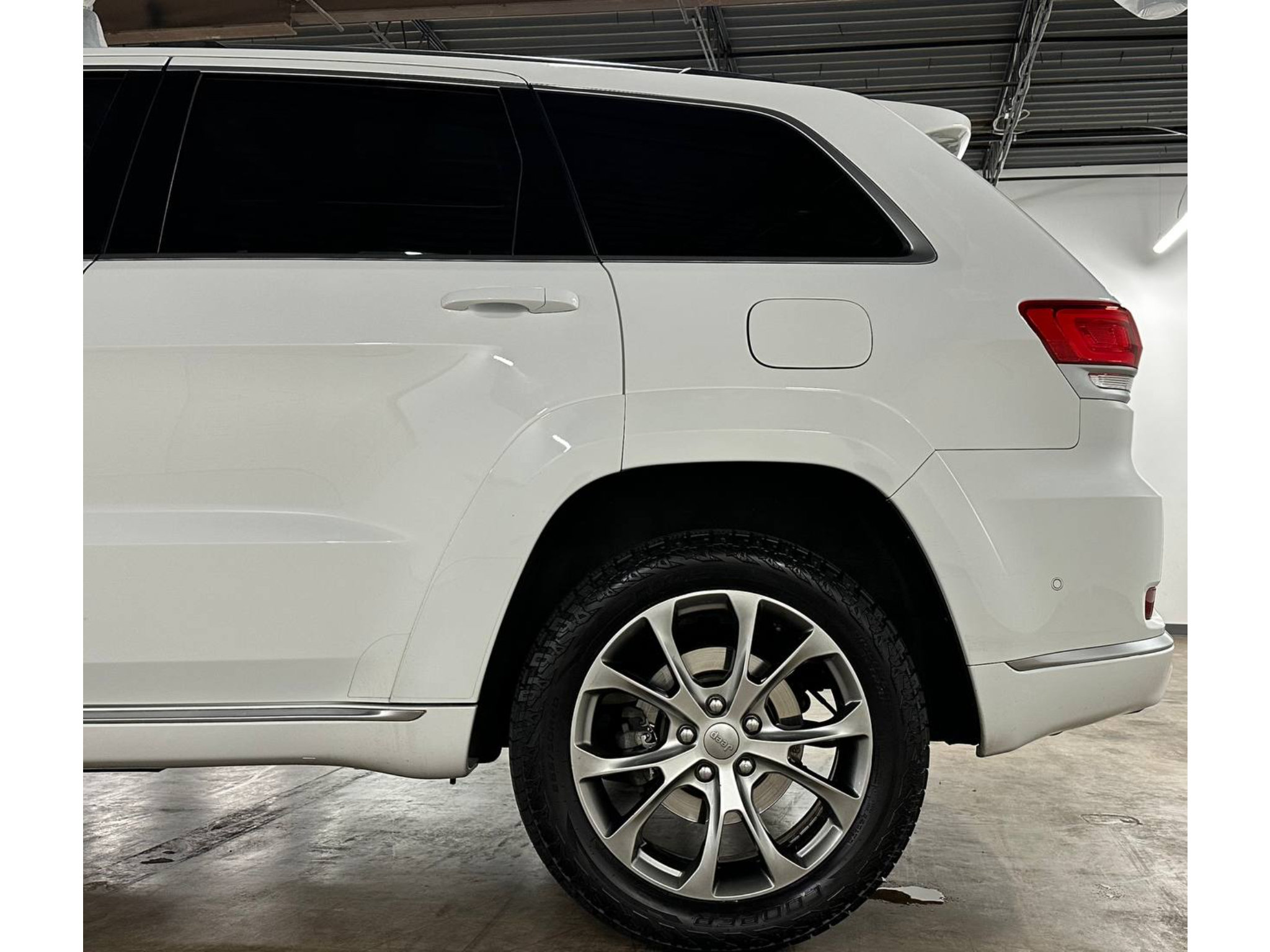 Used 2020 Jeep Grand Cherokee Summit w/ Platinum Series Group AWD/4WD image 10