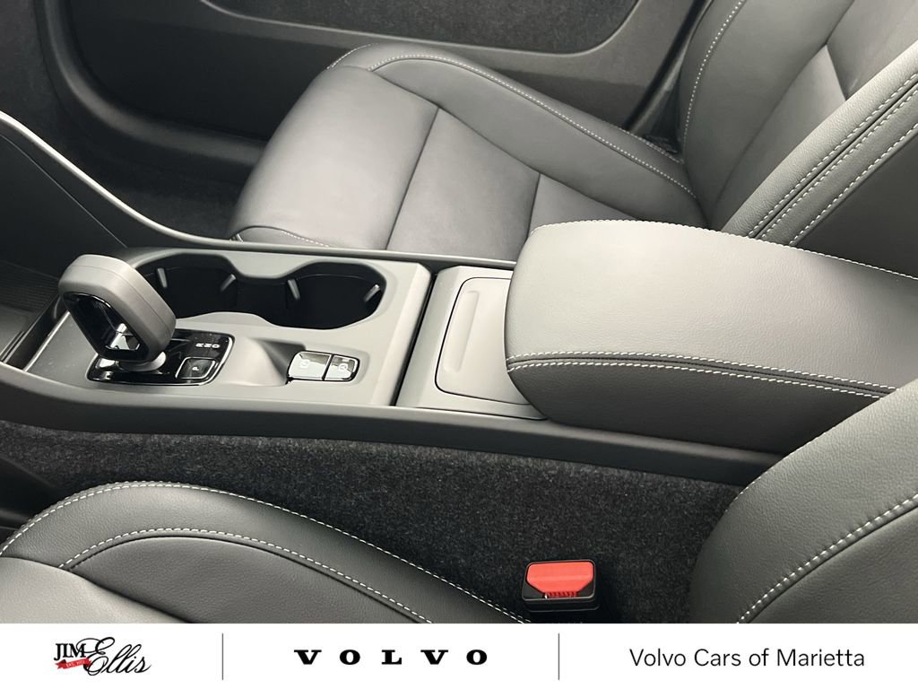 New 2026 Volvo XC40 B5 Core w/ Climate Package image 20