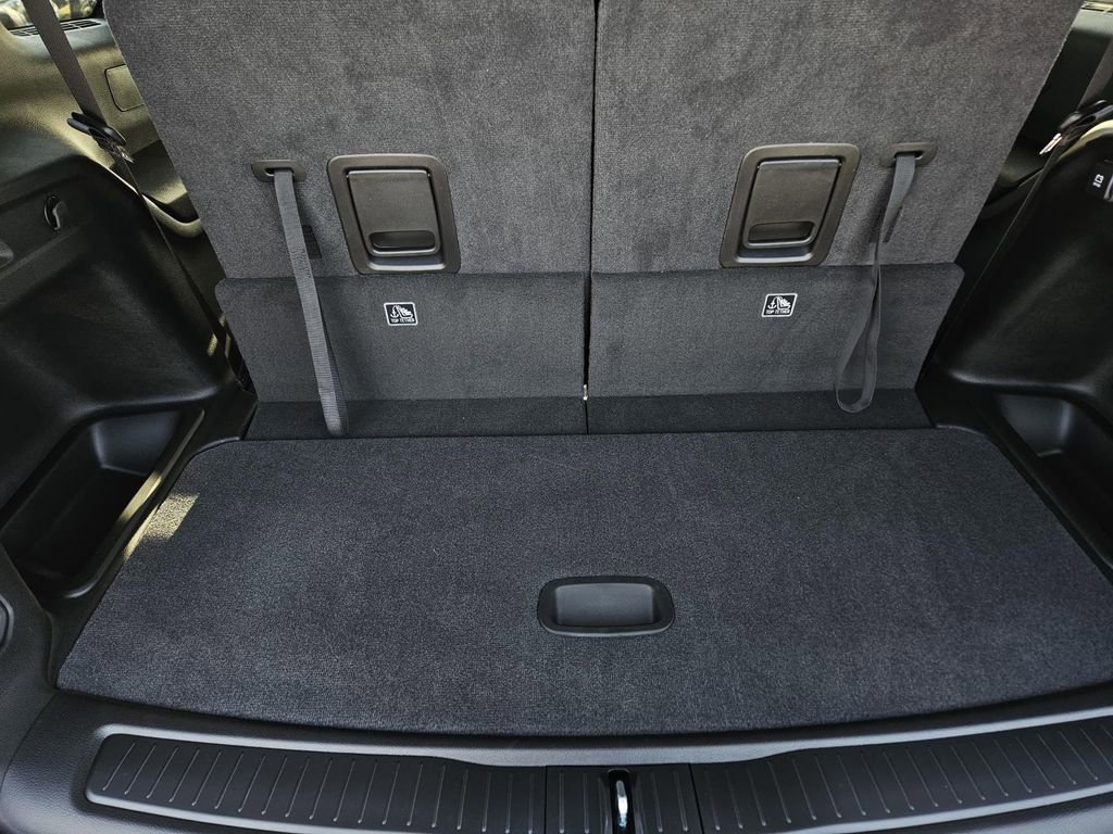 New 2026 Jeep Grand Cherokee L Laredo RWD image 9