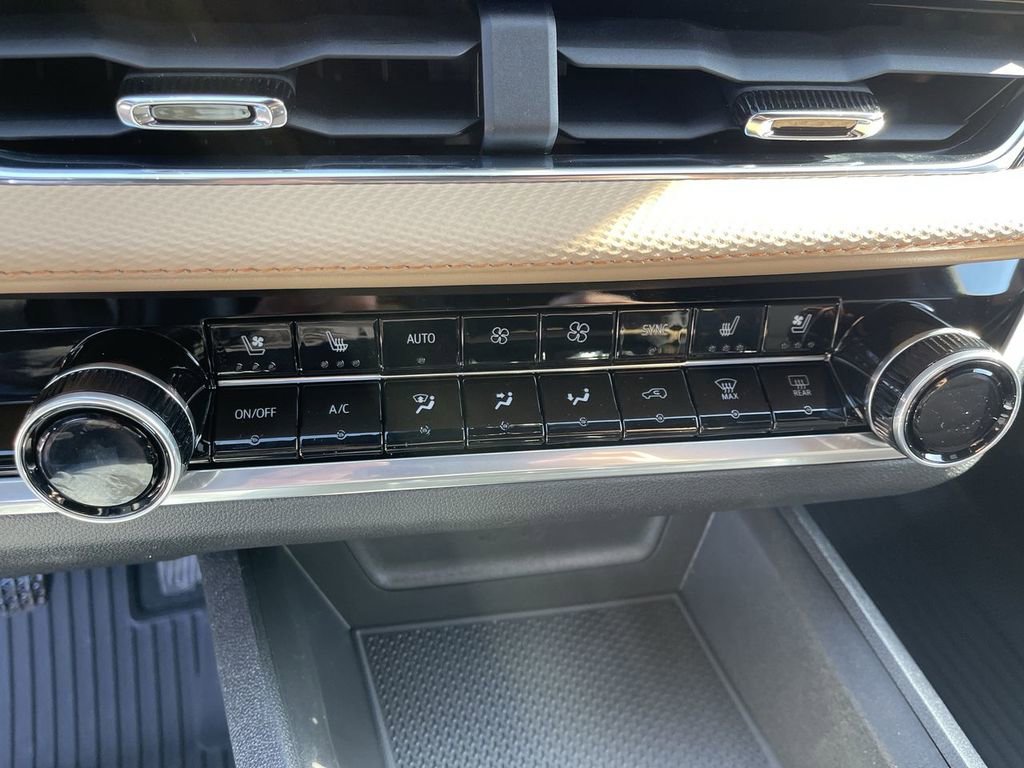 New 2026 Chevrolet Equinox ACTIV w/ Convenience Package III image 19