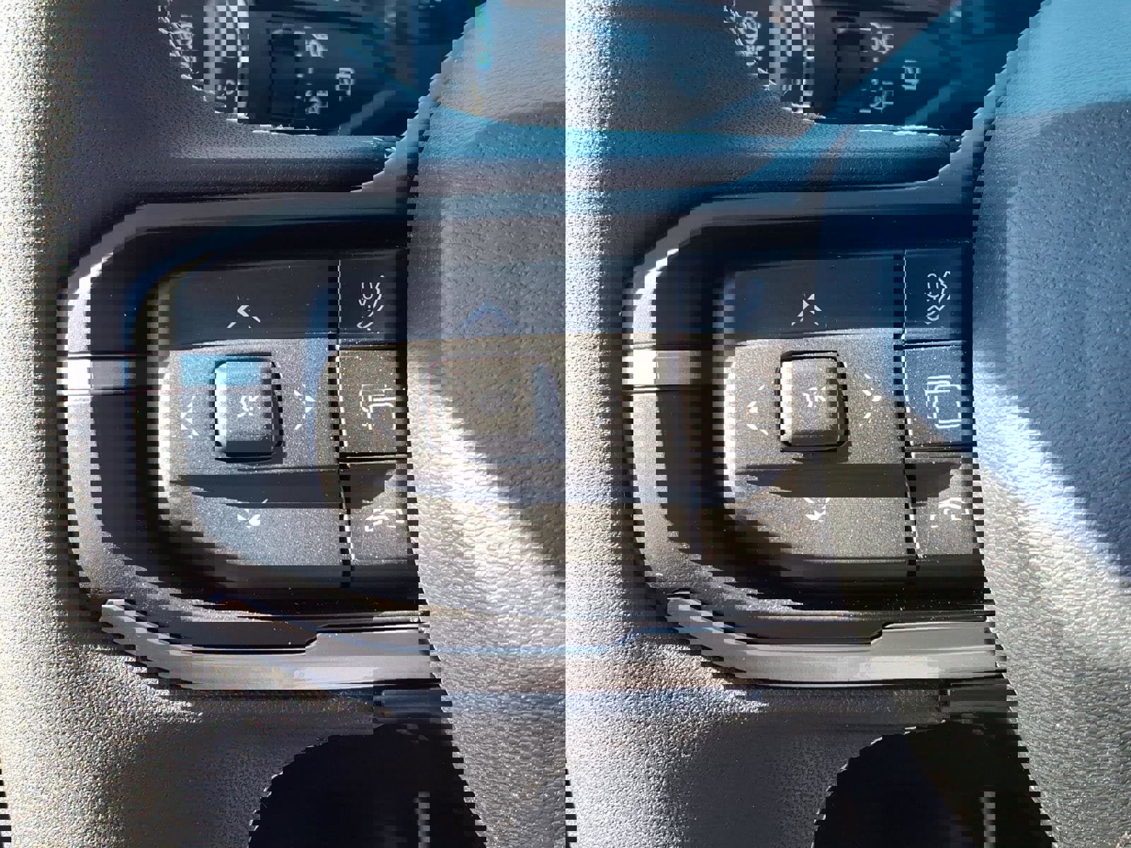 New 2026 Jeep Cherokee Overland image 17