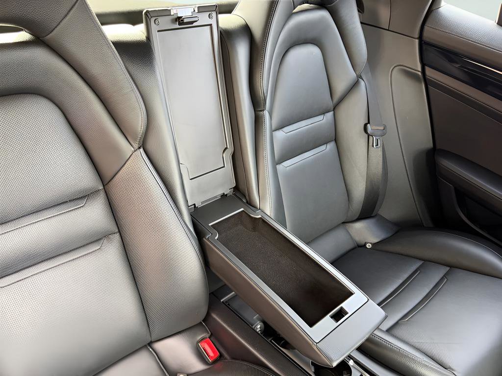 Used 2019 Porsche Panamera 4 image 30