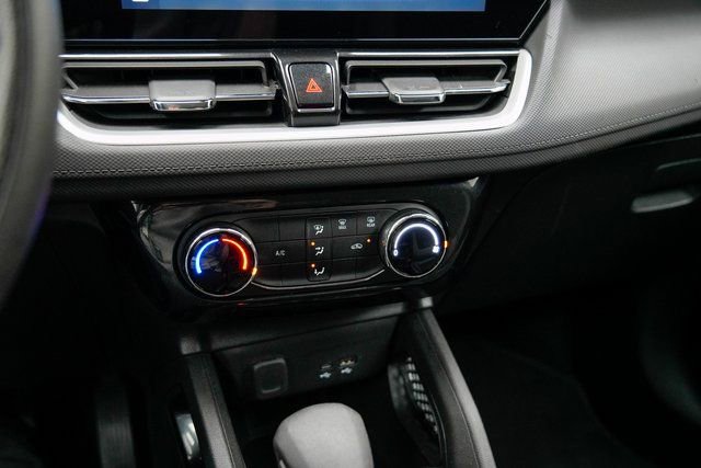 Used 2025 Chevrolet TrailBlazer LT image 29